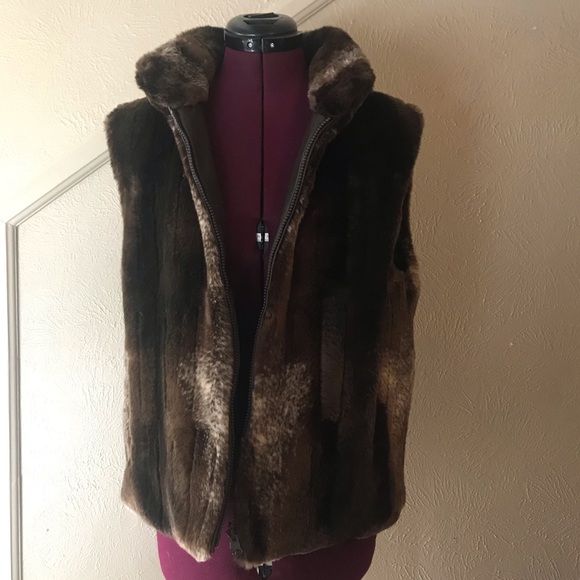 Faux Fur Vest - Picture 2 of 5